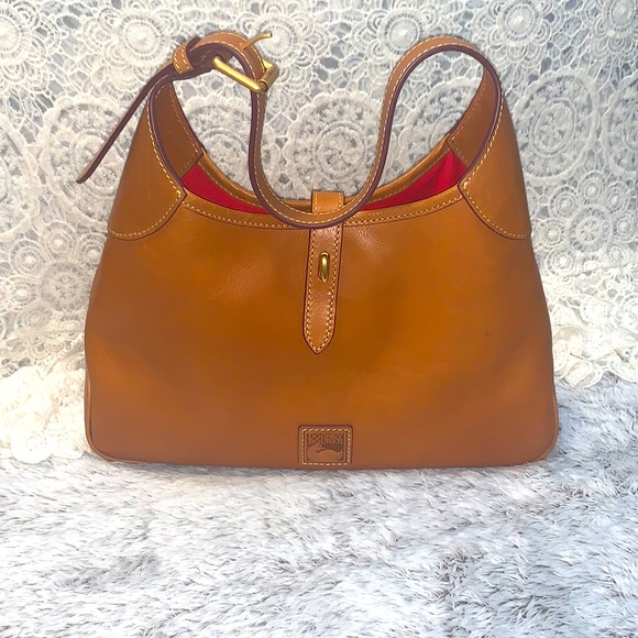 Dooney & Bourke Handbags - 🛍️FLASH SALE Gorgeous Dooney & Bourke Florentine Natural Crescent Hobo